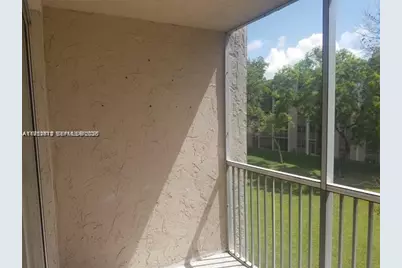 1075 Riverside Dr #304, Coral Springs, FL 33071 - Photo 5