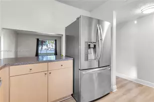 2690 W 76th St, Hialeah, FL 33016 - Photo 11