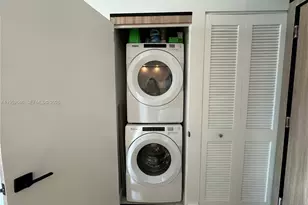 234 NE 3rd St, Miami, FL 33132 - Photo 31