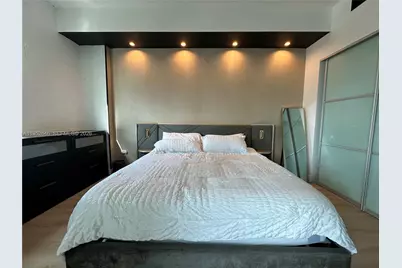 234 NE 3rd St #1805, Miami, FL 33132 - Photo 25