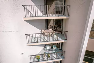 1800 NE 114th St, Miami, FL 33181 - Photo 25