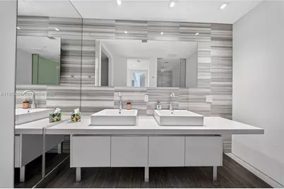 1100 Biscayne Blvd #5306, Miami, FL 33132 - Photo 59