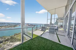 1100 Biscayne Blvd, Miami, FL 33132 - Photo 3