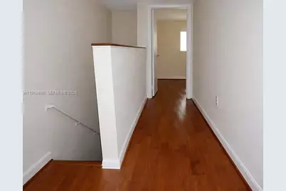 9457 N Palm Cir N #9457, Pembroke Pines, FL 33025 - Photo 13