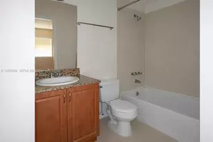 9457 N Palm Cir N, Pembroke Pines, FL 33025 - Photo 17