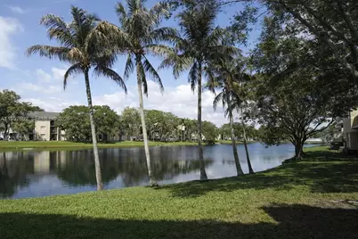9457 N Palm Cir N #9457, Pembroke Pines, FL 33025 - Photo 27