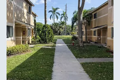 9457 N Palm Cir N #9457, Pembroke Pines, FL 33025 - Photo 21