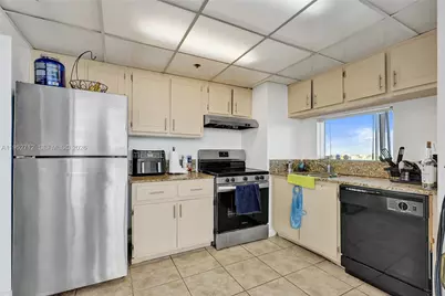 7601 E Treasure Dr #1120, North Bay Village, FL 33141 - Photo 11