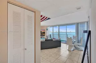 7601 E Treasure Dr, North Bay Village, FL 33141 - Photo 23