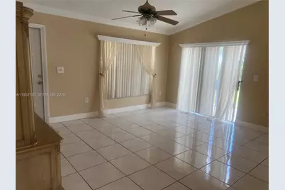 5827 NW 197th Ter, Hialeah, FL 33015 - Photo 7