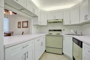 3652 Alder Dr, West Palm Beach, FL 33417 - Photo 15