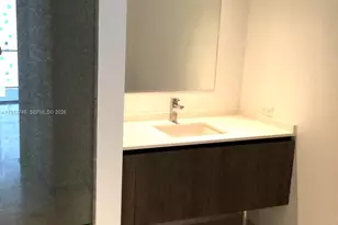 68 SE 6th St, Miami, FL 33131 - Photo 9