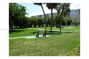 1450 Atlantic Shores Blvd, Hallandale Beach, FL 33009 - Photo 17