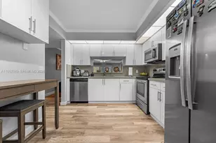 12850 SW 4th Ct, Pembroke Pines, FL 33027 - Photo 13