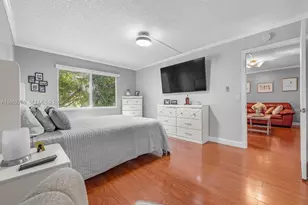 12850 SW 4th Ct, Pembroke Pines, FL 33027 - Photo 17