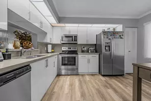 12850 SW 4th Ct, Pembroke Pines, FL 33027 - Photo 11