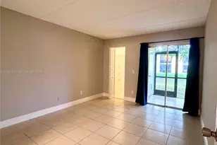 105 Meadows Cir, Boynton Beach, FL 33436 - Photo 11