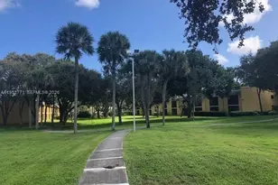 105 Meadows Cir, Boynton Beach, FL 33436 - Photo 27