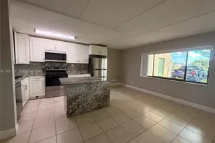 105 Meadows Cir, Boynton Beach, FL 33436 - Photo 5