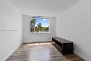 1720 NW N River Dr, Miami, FL 33125 - Photo 13