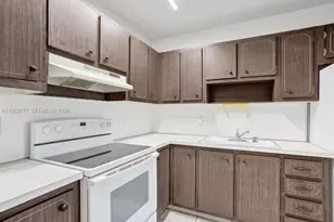 4731 NW 10th Ct, Plantation, FL 33313 - Photo 5