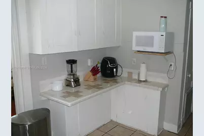 2405 Sunrise Blvd, Fort Pierce, FL 34982 - Photo 5