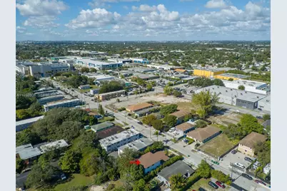 742 NW 70th St, Miami, FL 33150 - Photo 7