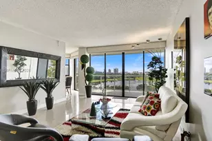 20281 E Country Club Dr, Aventura, FL 33180 - Photo 3