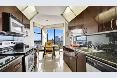 20281 E Country Club Dr #809, Aventura, FL 33180 - Photo 17