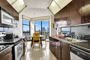 20281 E Country Club Dr, Aventura, FL 33180 - Photo 17