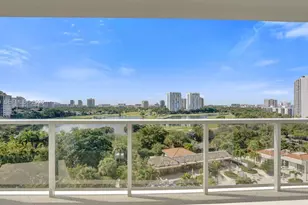 20281 E Country Club Dr, Aventura, FL 33180 - Photo 9