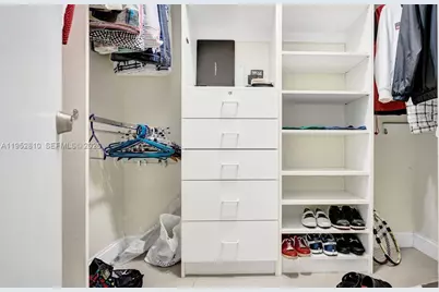 20281 E Country Club Dr #809, Aventura, FL 33180 - Photo 23