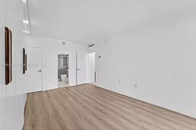 10275 Collins Ave #1035, Bal Harbour, FL 33154 - Photo 19