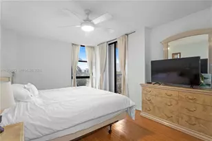 20379 W Country Club Dr, Aventura, FL 33180 - Photo 11