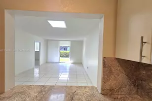 10090 NW 80th Ct, Hialeah Gardens, FL 33016 - Photo 5