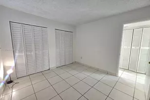 10090 NW 80th Ct, Hialeah Gardens, FL 33016 - Photo 11