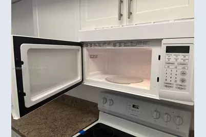 11601 SW 2nd St #21108, Pembroke Pines, FL 33025 - Photo 5