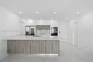 5005 Collins Ave, Miami Beach, FL 33140 - Photo 15