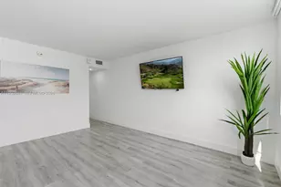 5005 Collins Ave, Miami Beach, FL 33140 - Photo 21