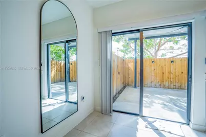 528 NE 1st Dr, Florida City, FL 33034 - Photo 9