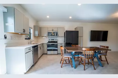 528 NE 1st Dr, Florida City, FL 33034 - Photo 7