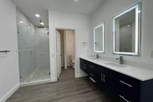 1971 Harbor View Cir, Weston, FL 33327 - Photo 11