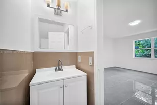 7911 SW 9th St, North Lauderdale, FL 33068 - Photo 21