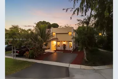 7911 SW 9th St, North Lauderdale, FL 33068 - Photo 55