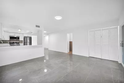 7911 SW 9th St, North Lauderdale, FL 33068 - Photo 13