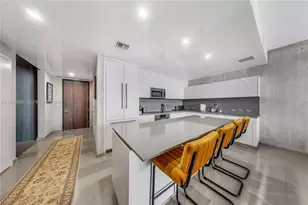 68 SE 6th St, Miami, FL 33131 - Photo 5