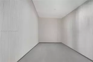 68 SE 6th St, Miami, FL 33131 - Photo 17