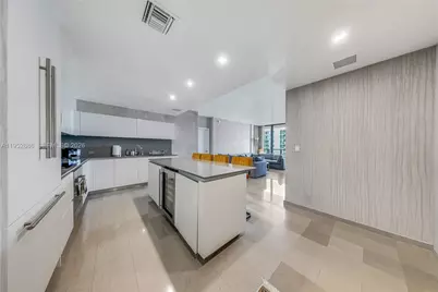 68 SE 6th St #3309, Miami, FL 33131 - Photo 7