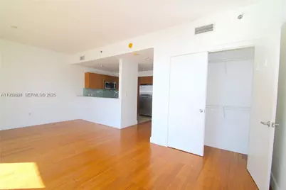 1050 Brickell Ave #1812, Miami, FL 33131 - Photo 3