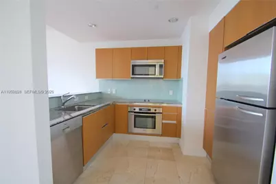 1050 Brickell Ave #1812, Miami, FL 33131 - Photo 11
